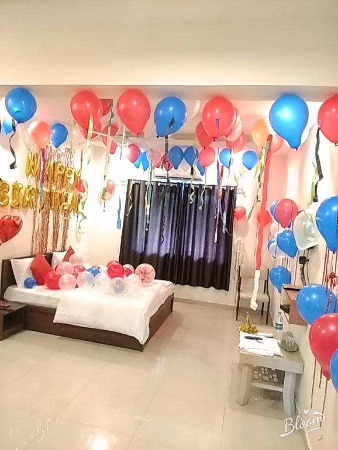 Hotel Krishna Pardi Екстер'єр фото